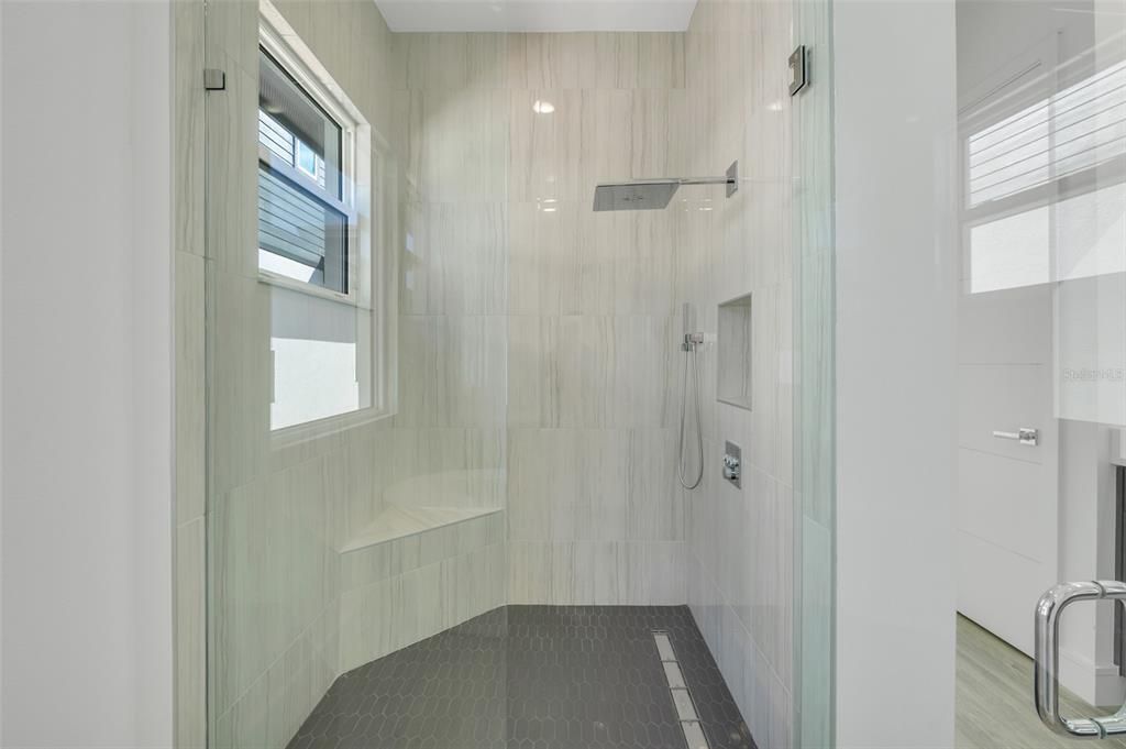 For Sale: $800,000 (4 beds, 3 baths, 2220 Square Feet)