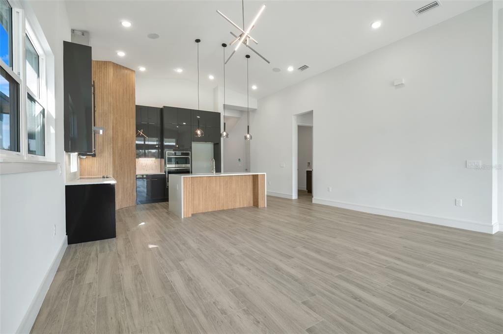 For Sale: $800,000 (4 beds, 3 baths, 2220 Square Feet)