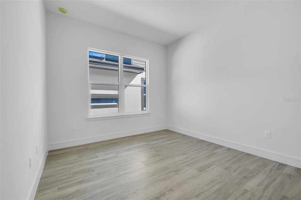 For Sale: $800,000 (4 beds, 3 baths, 2220 Square Feet)