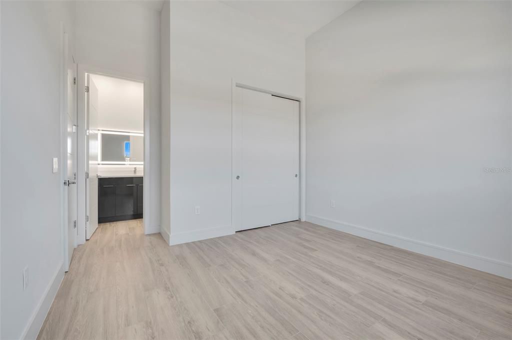 For Sale: $800,000 (4 beds, 3 baths, 2220 Square Feet)