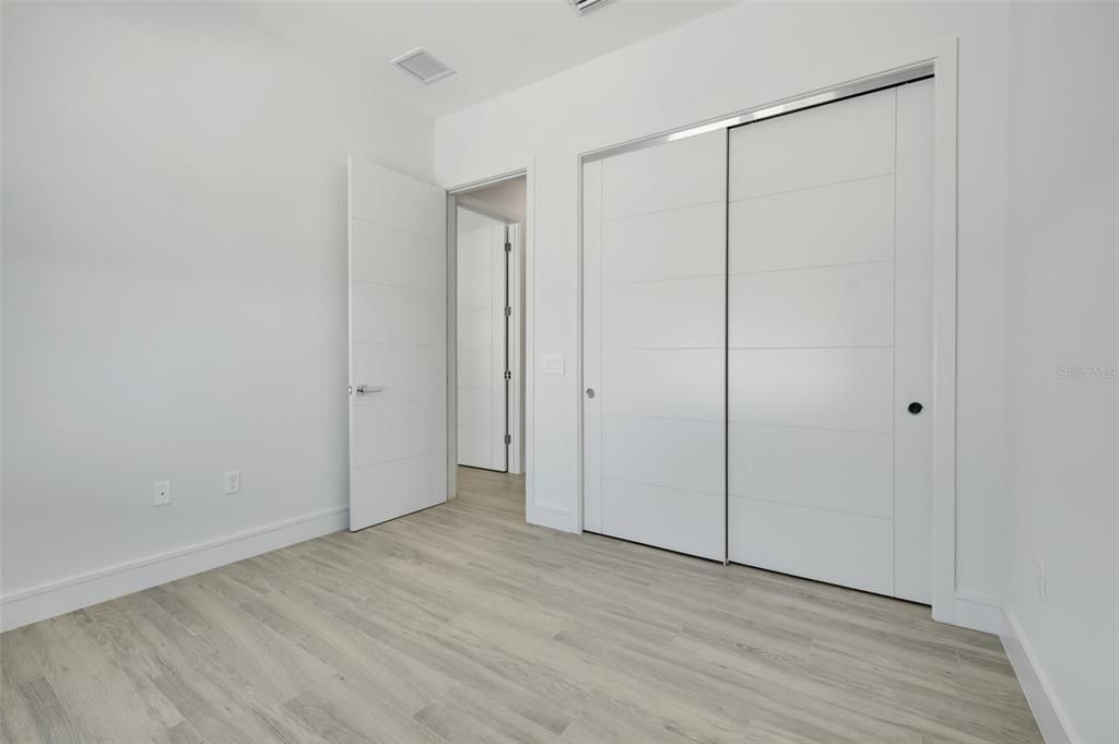 For Sale: $800,000 (4 beds, 3 baths, 2220 Square Feet)