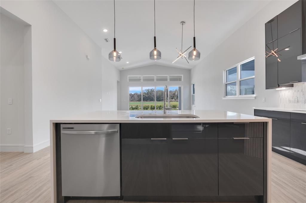 For Sale: $800,000 (4 beds, 3 baths, 2220 Square Feet)