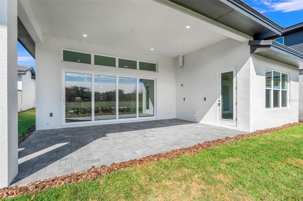 For Sale: $800,000 (4 beds, 3 baths, 2220 Square Feet)