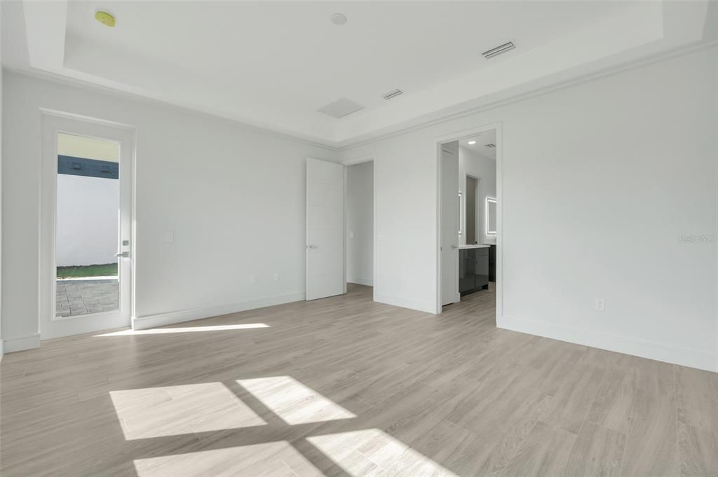 For Sale: $800,000 (4 beds, 3 baths, 2220 Square Feet)