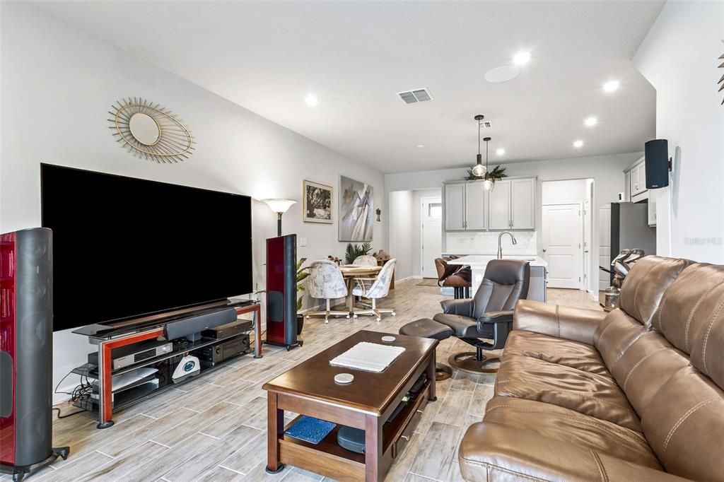 Active With Contract: $389,000 (3 beds, 2 baths, 1716 Square Feet)