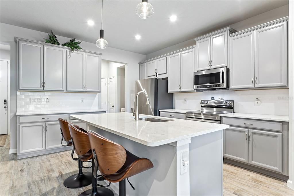 Active With Contract: $389,000 (3 beds, 2 baths, 1716 Square Feet)