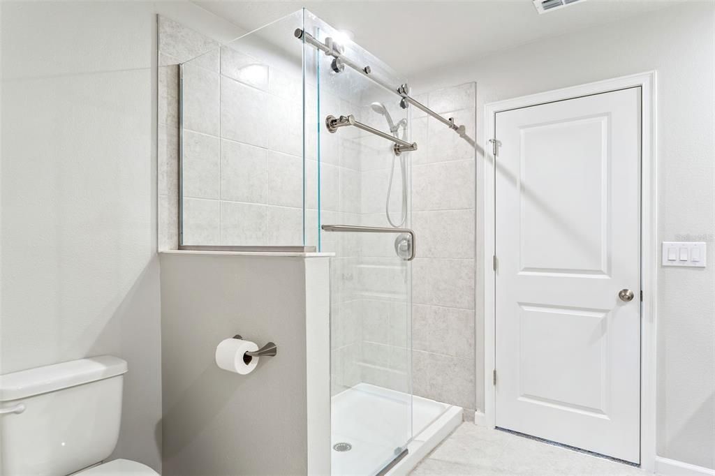 Active With Contract: $389,000 (3 beds, 2 baths, 1716 Square Feet)