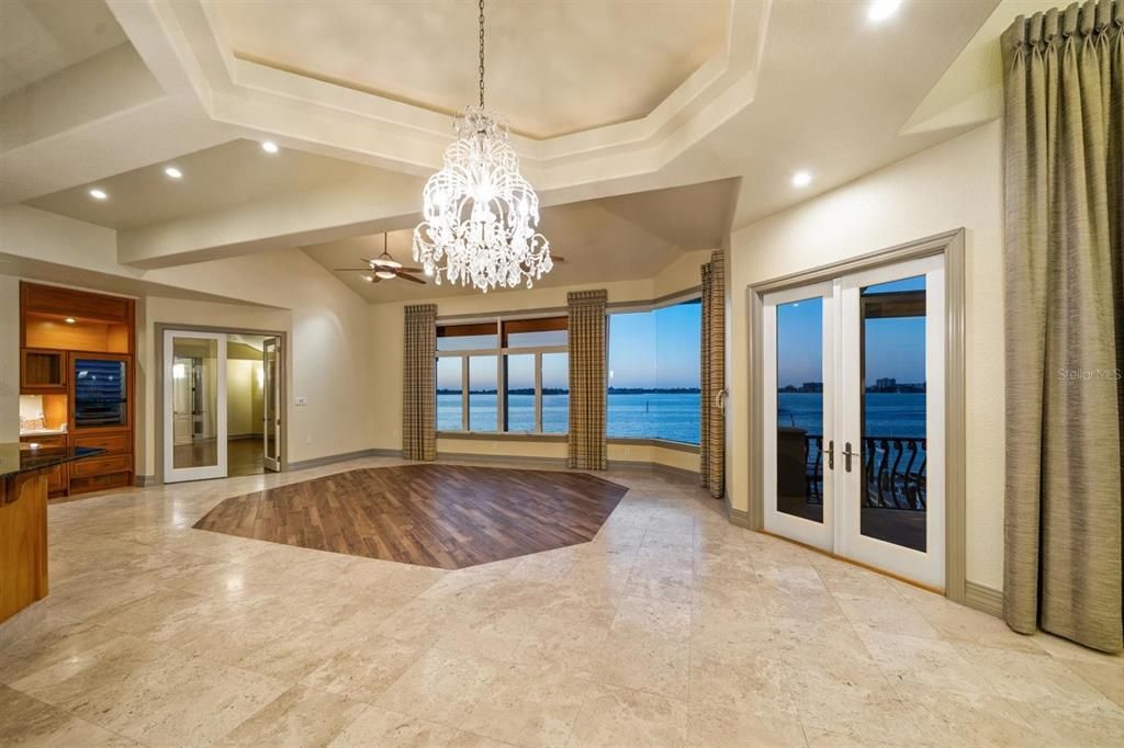 На продажу: $3,950,000 (5 спален, 6 ванн, 5985 Квадратных фут)