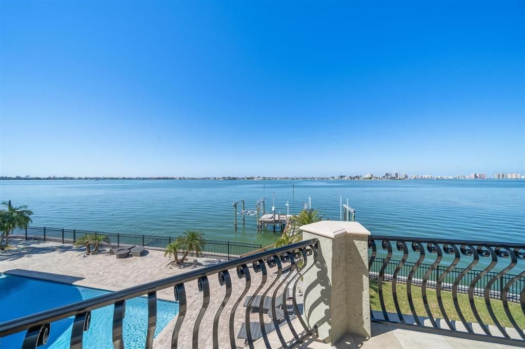 На продажу: $3,950,000 (5 спален, 6 ванн, 5985 Квадратных фут)