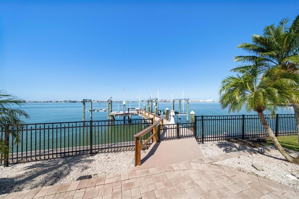 На продажу: $3,950,000 (5 спален, 6 ванн, 5985 Квадратных фут)