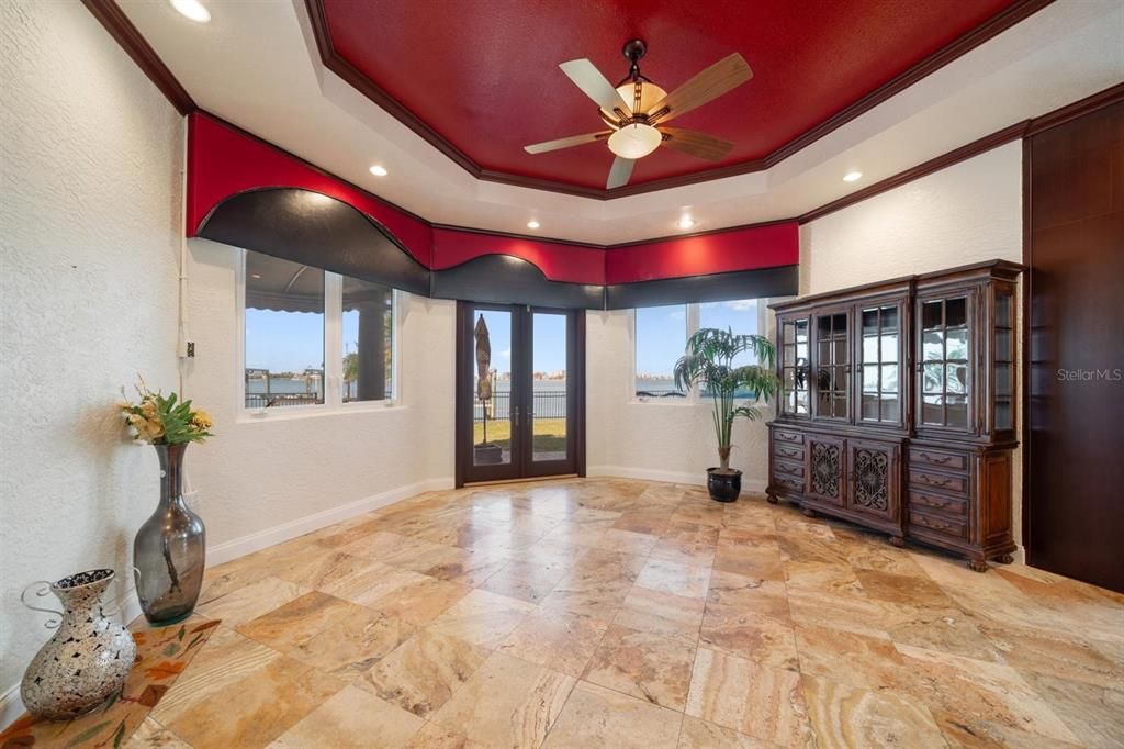 На продажу: $3,950,000 (5 спален, 6 ванн, 5985 Квадратных фут)