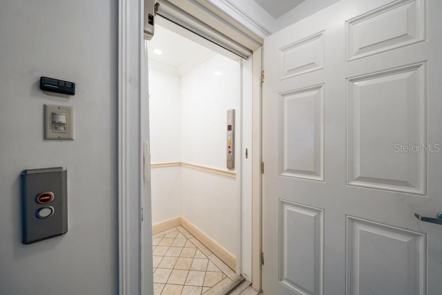 На продажу: $3,950,000 (5 спален, 6 ванн, 5985 Квадратных фут)