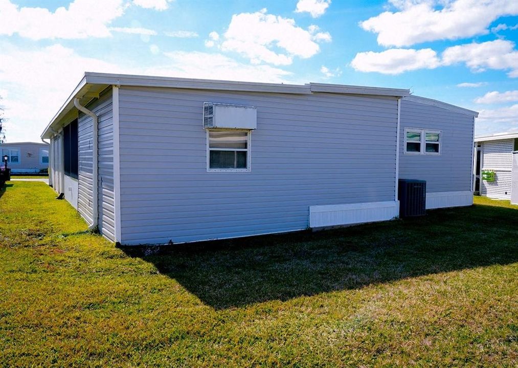 На продажу: $170,000 (2 спален, 2 ванн, 960 Квадратных фут)