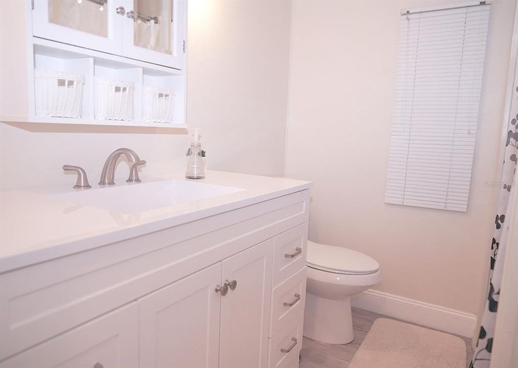 На продажу: $170,000 (2 спален, 2 ванн, 960 Квадратных фут)