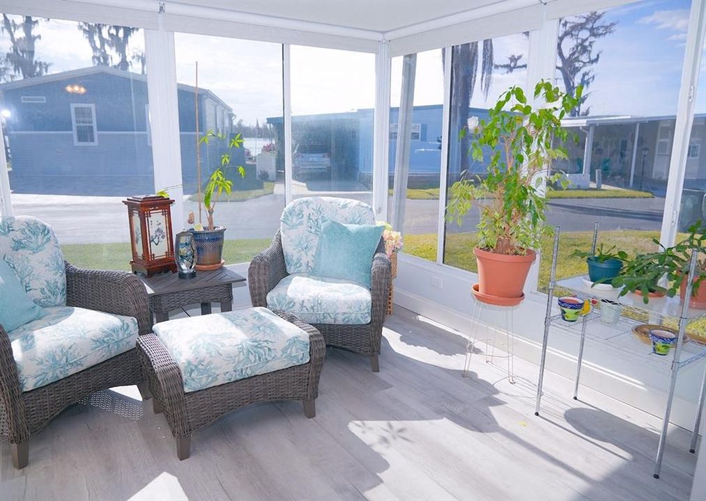 На продажу: $170,000 (2 спален, 2 ванн, 960 Квадратных фут)