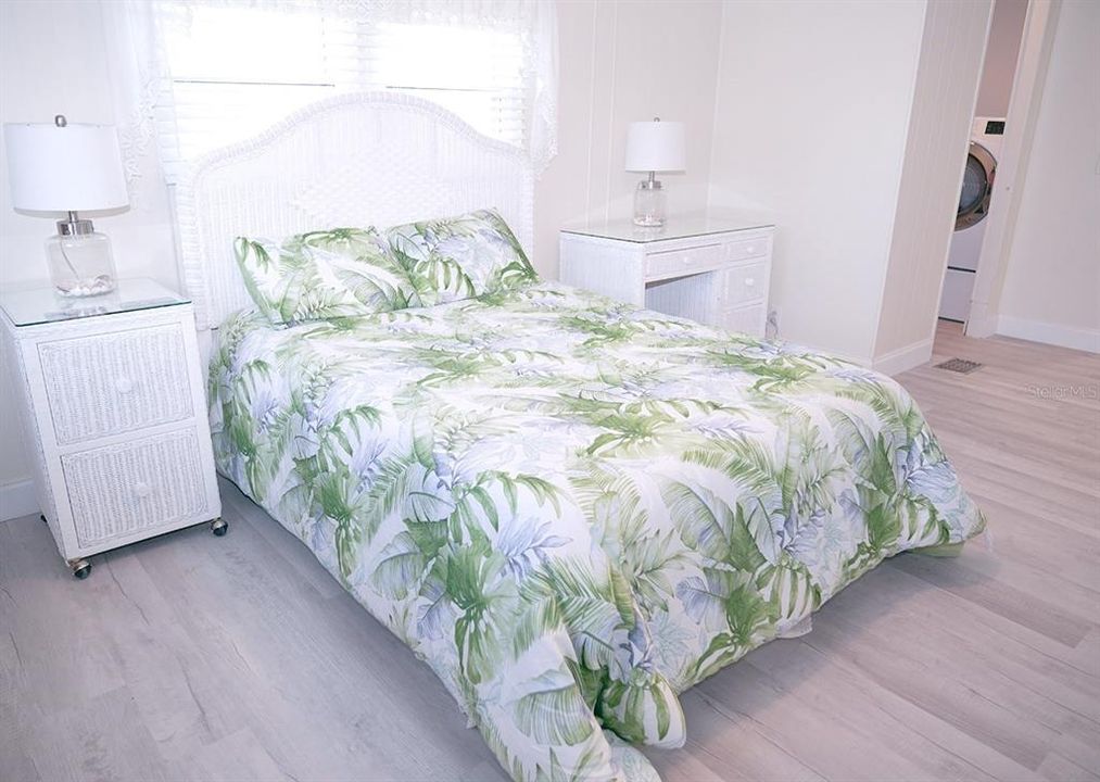 На продажу: $170,000 (2 спален, 2 ванн, 960 Квадратных фут)