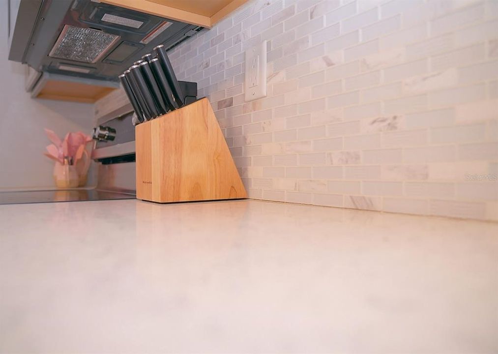 На продажу: $170,000 (2 спален, 2 ванн, 960 Квадратных фут)