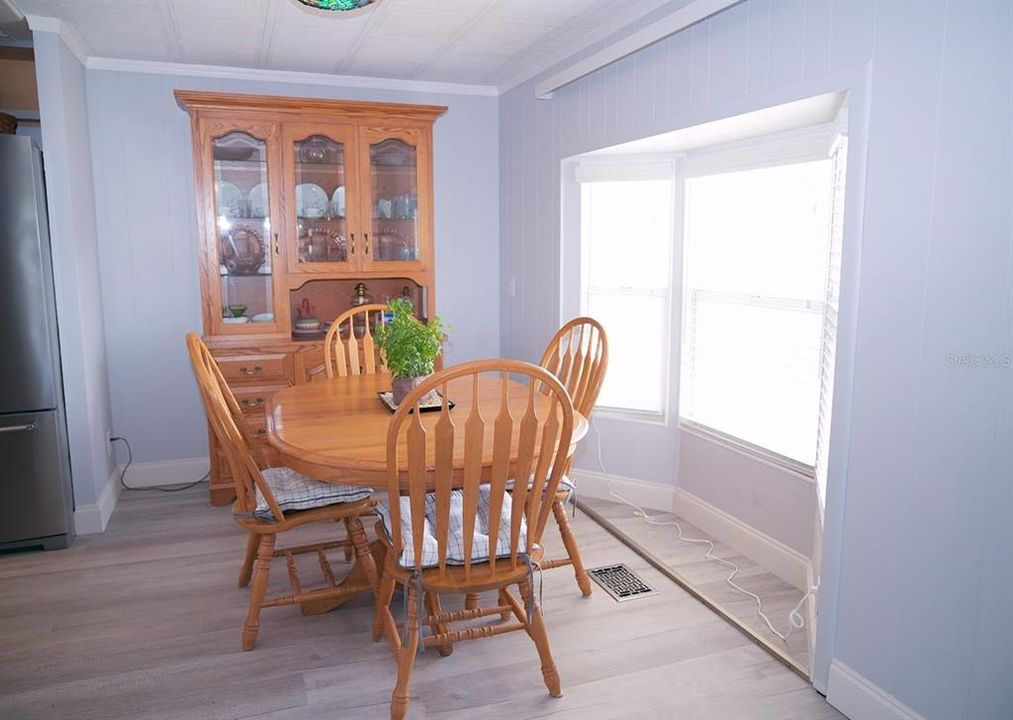 На продажу: $170,000 (2 спален, 2 ванн, 960 Квадратных фут)