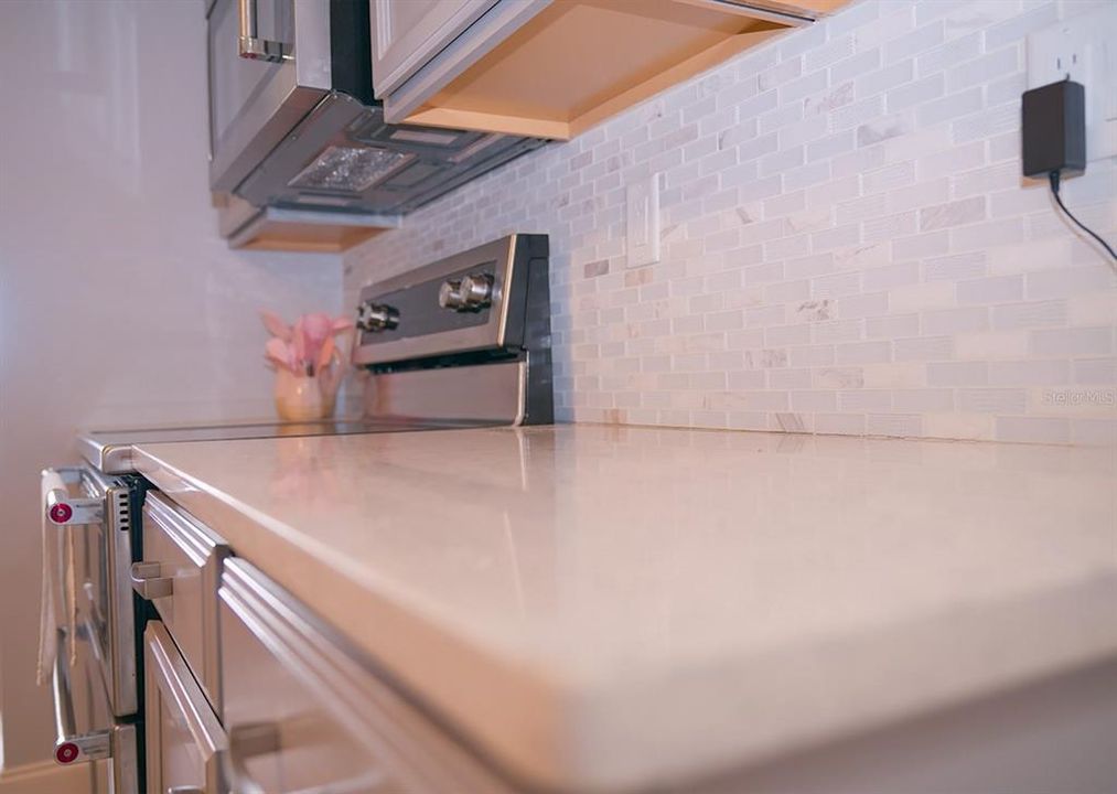 На продажу: $170,000 (2 спален, 2 ванн, 960 Квадратных фут)