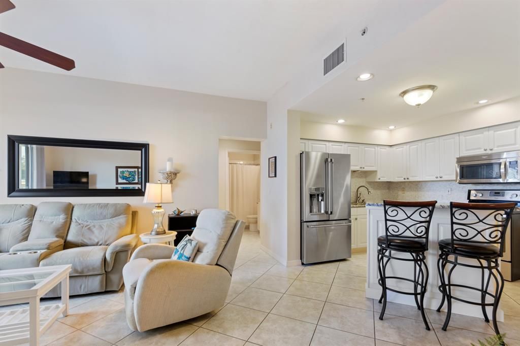 En Venta: $259,000 (2 camas, 2 baños, 890 Pies cuadrados)