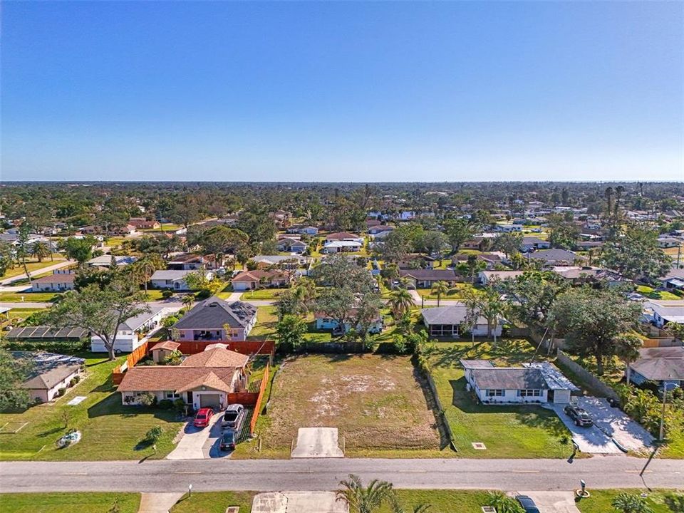 待售: $89,900 (0.18 acres)