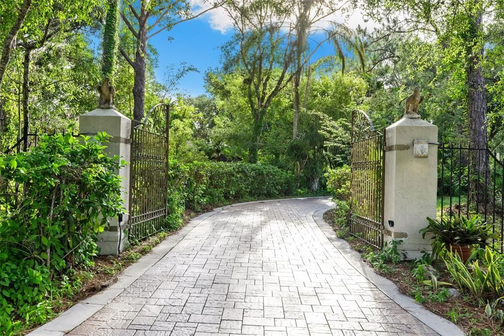 En Venta: $2,349,000 (4 camas, 2 baños, 5464 Pies cuadrados)