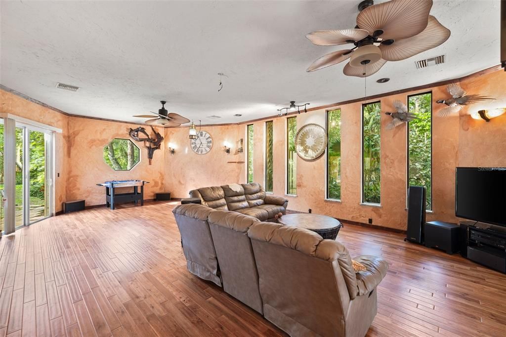 En Venta: $2,349,000 (4 camas, 2 baños, 5464 Pies cuadrados)