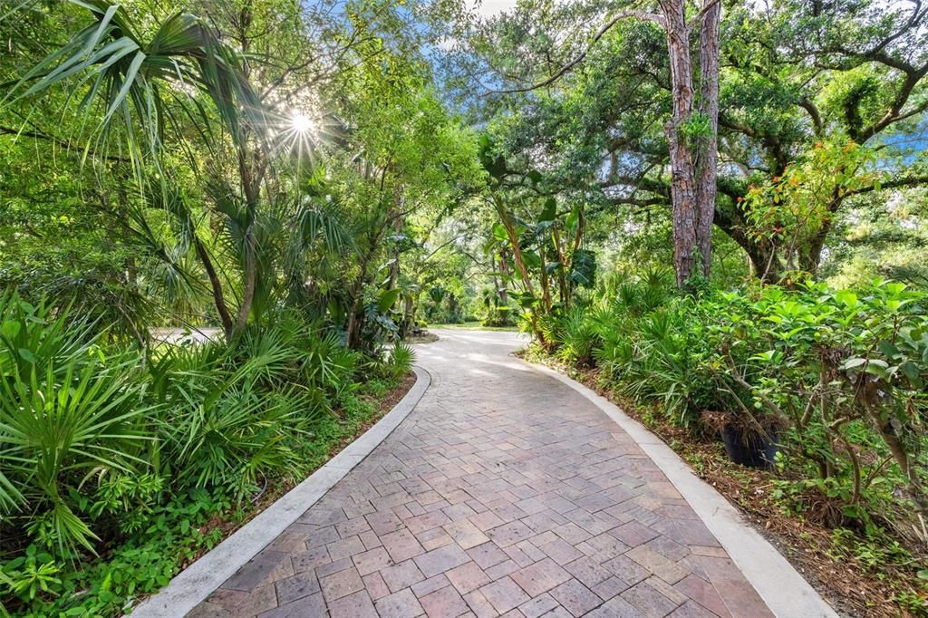 En Venta: $2,349,000 (4 camas, 2 baños, 5464 Pies cuadrados)