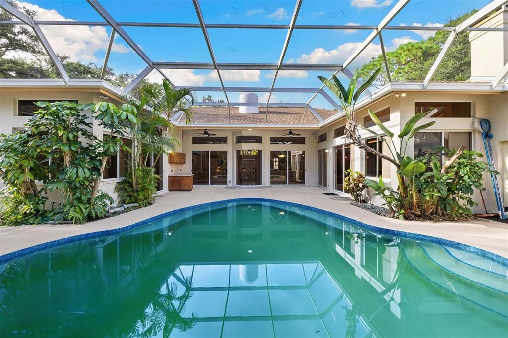 En Venta: $2,349,000 (4 camas, 2 baños, 5464 Pies cuadrados)