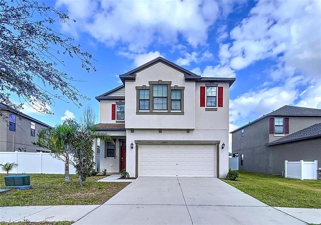 Recientemente alquilado: $2,600 (4 camas, 2 baños, 2341 Pies cuadrados)