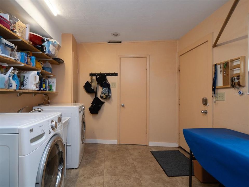 На продажу: $669,000 (3 спален, 3 ванн, 2547 Квадратных фут)