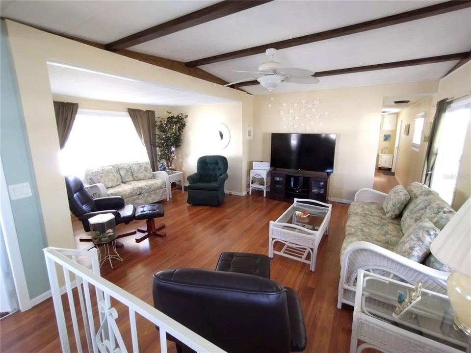 Activo con contrato: $99,900 (2 camas, 1 baños, 864 Pies cuadrados)