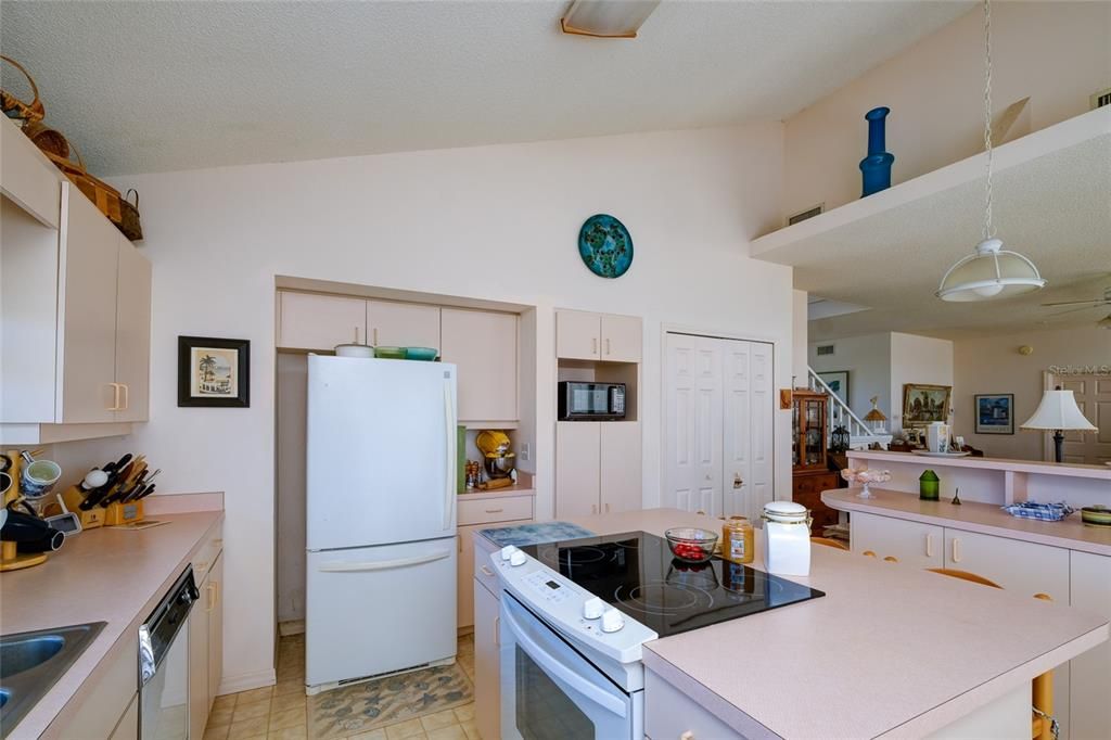 待售: $1,350,000 (3 贝兹, 3 浴室, 2040 平方英尺)