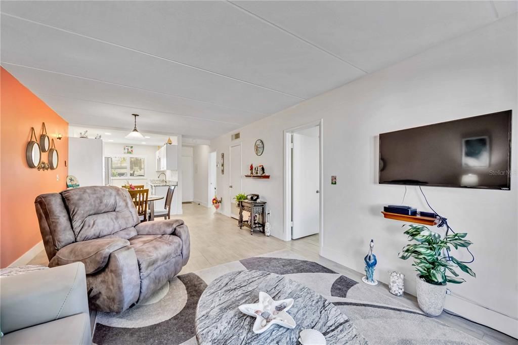 Activo con contrato: $149,900 (2 camas, 2 baños, 828 Pies cuadrados)