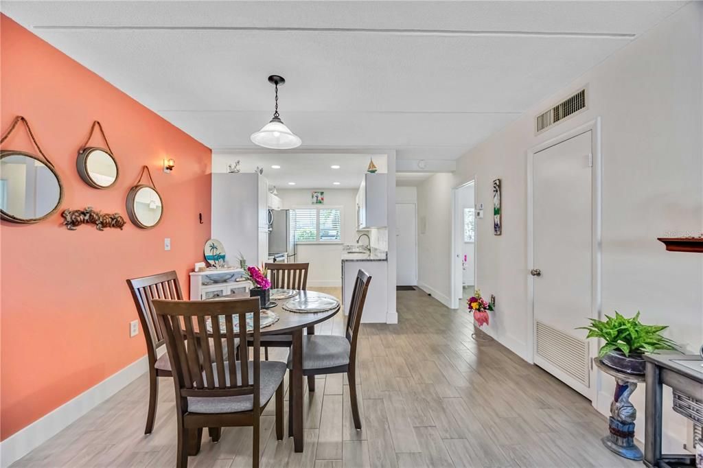 Activo con contrato: $149,900 (2 camas, 2 baños, 828 Pies cuadrados)