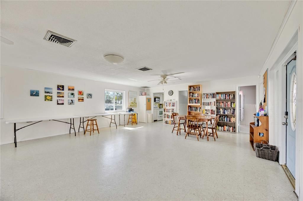 Activo con contrato: $149,900 (2 camas, 2 baños, 828 Pies cuadrados)