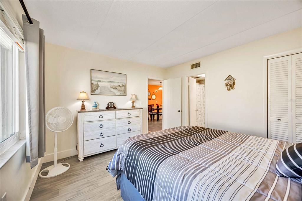 Activo con contrato: $149,900 (2 camas, 2 baños, 828 Pies cuadrados)