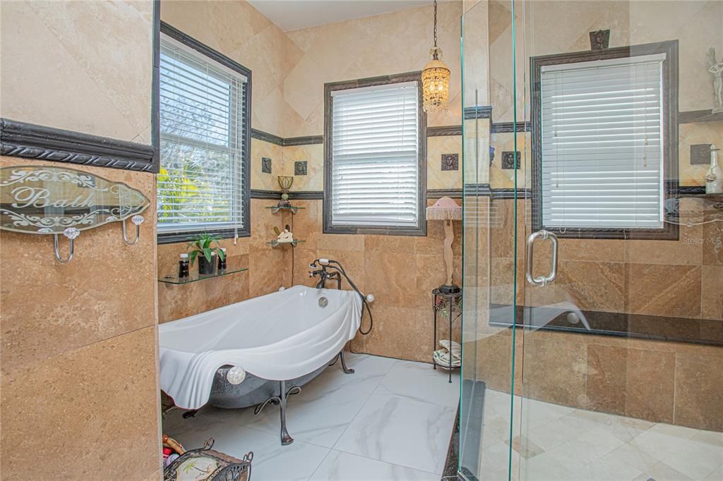 En Venta: $1,700,000 (5 camas, 4 baños, 4814 Pies cuadrados)