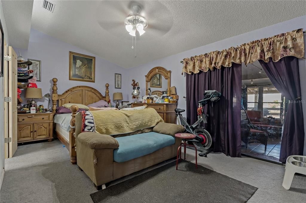 En Venta: $498,900 (3 camas, 2 baños, 1578 Pies cuadrados)