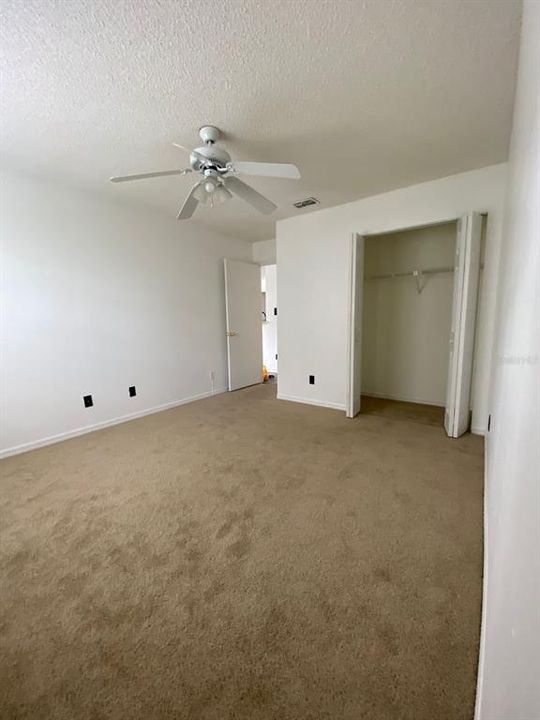 Под контрактом: $1,600 (2 спален, 2 ванн, 829 Квадратных фут)