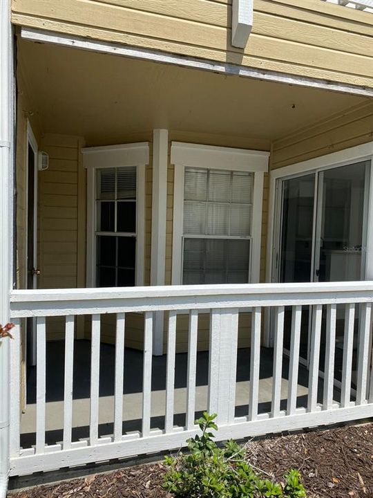 Под контрактом: $1,600 (2 спален, 2 ванн, 829 Квадратных фут)