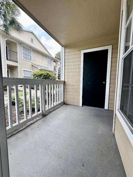 Под контрактом: $1,600 (2 спален, 2 ванн, 829 Квадратных фут)