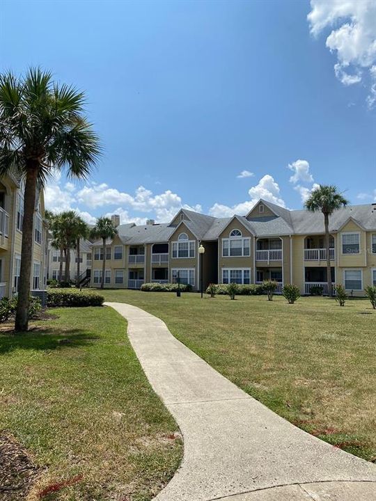 Под контрактом: $1,600 (2 спален, 2 ванн, 829 Квадратных фут)