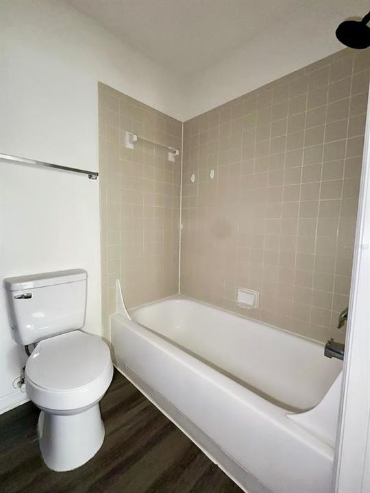 Под контрактом: $1,600 (2 спален, 2 ванн, 829 Квадратных фут)