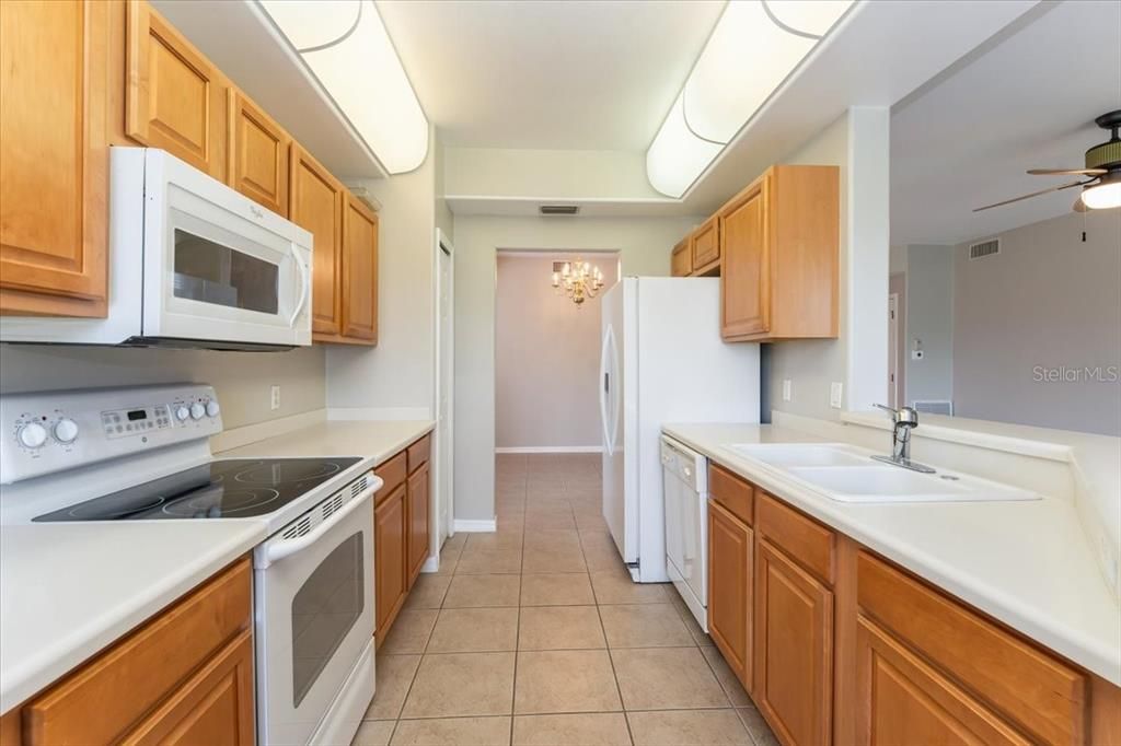 For Sale: $229,500 (2 beds, 2 baths, 1379 Square Feet)