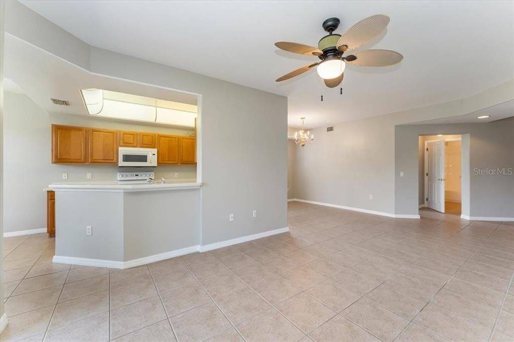 For Sale: $229,500 (2 beds, 2 baths, 1379 Square Feet)