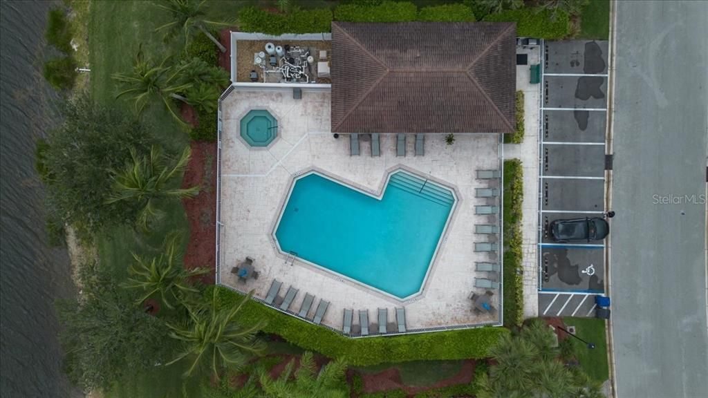 For Sale: $229,500 (2 beds, 2 baths, 1379 Square Feet)