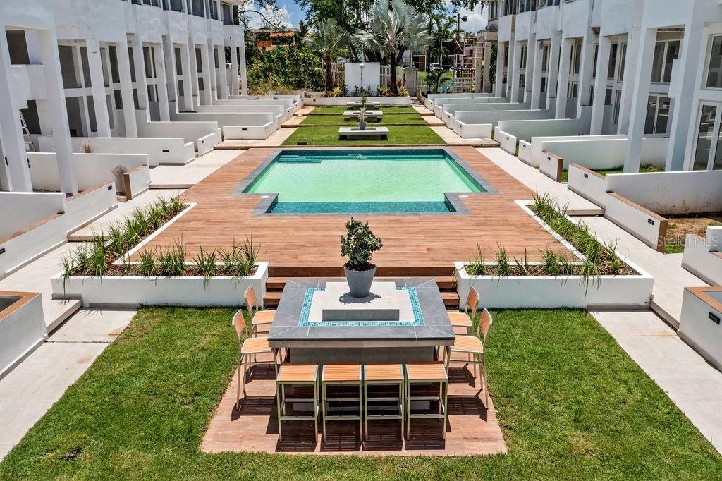 Под контрактом: $420,000 (3 спален, 3 ванн, 2348 Квадратных фут)