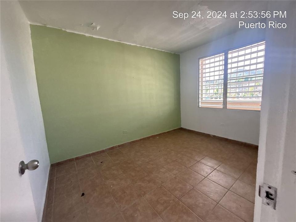 For Sale: $175,000 (8 beds, 8 baths, 1975 Square Feet)