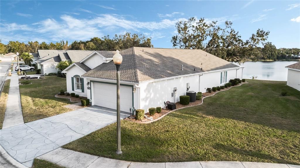 For Sale: $359,900 (3 beds, 3 baths, 1718 Square Feet)